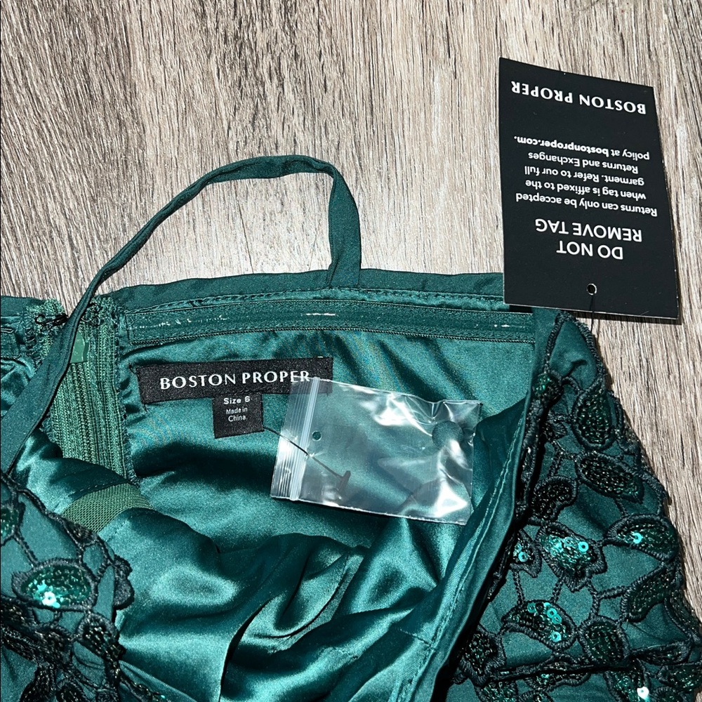 NWT Boston Proper Emerald Sequin Lace Mock Neck Sheath Dress Size 6 - Picture 5 of 12